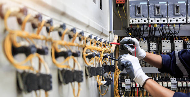Professional Electrician technician working in Monroeville, AL